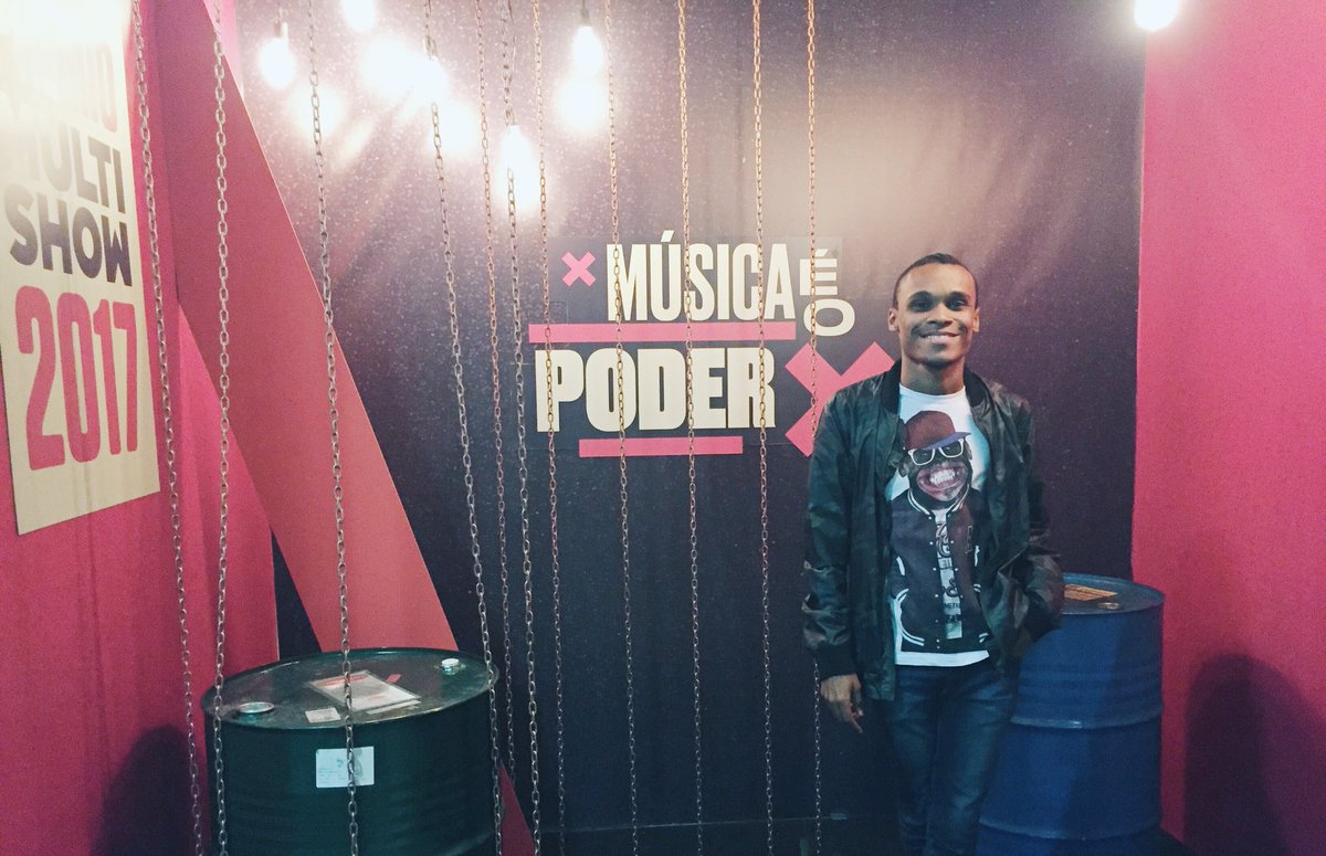 joaobiott's tweet photo. Que saudade! ❤️ #PremioMultishow2017 https://t.co/lYMMW8Ngmu