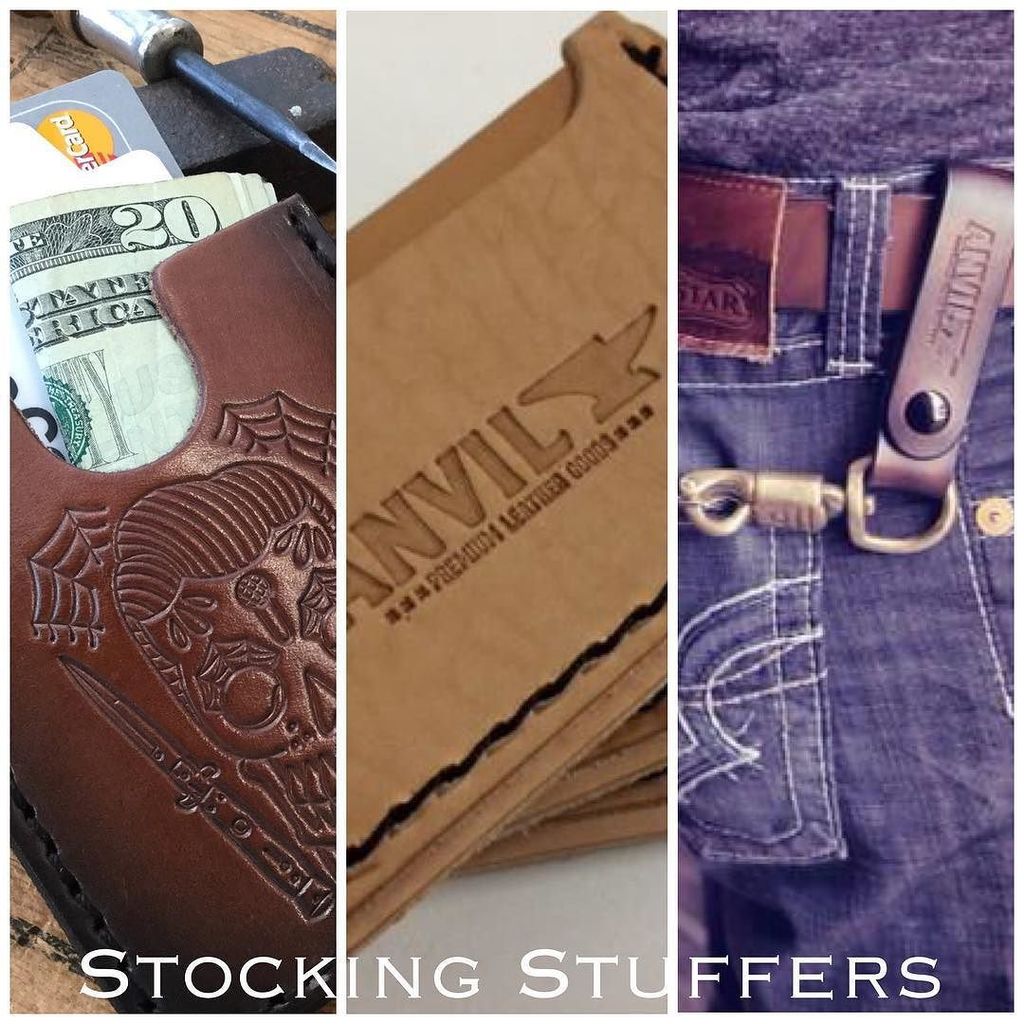 AnvilCustoms's tweet photo. 3. Hours. Remain. Only 3 hours of #blackfridaysale left for you to save 28% with Code: “ANVILCHRISTMAS17” 🐙 #SmallWallets & #LeatherAccessories make GREAT #StockingStuffers 🎄 https://t.co/hvv8kj1BC5 https://t.co/RU3Sh6Hbs2 https://t.co/E2wHOrddll https://t.co/2PoNeGwqz0