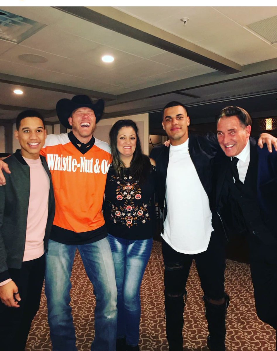 TonyaRu89644049's tweet photo. My favorite house guests of #BB19 #BBJason #bbkevin #bbramseys https://t.co/45JxSdKqhu