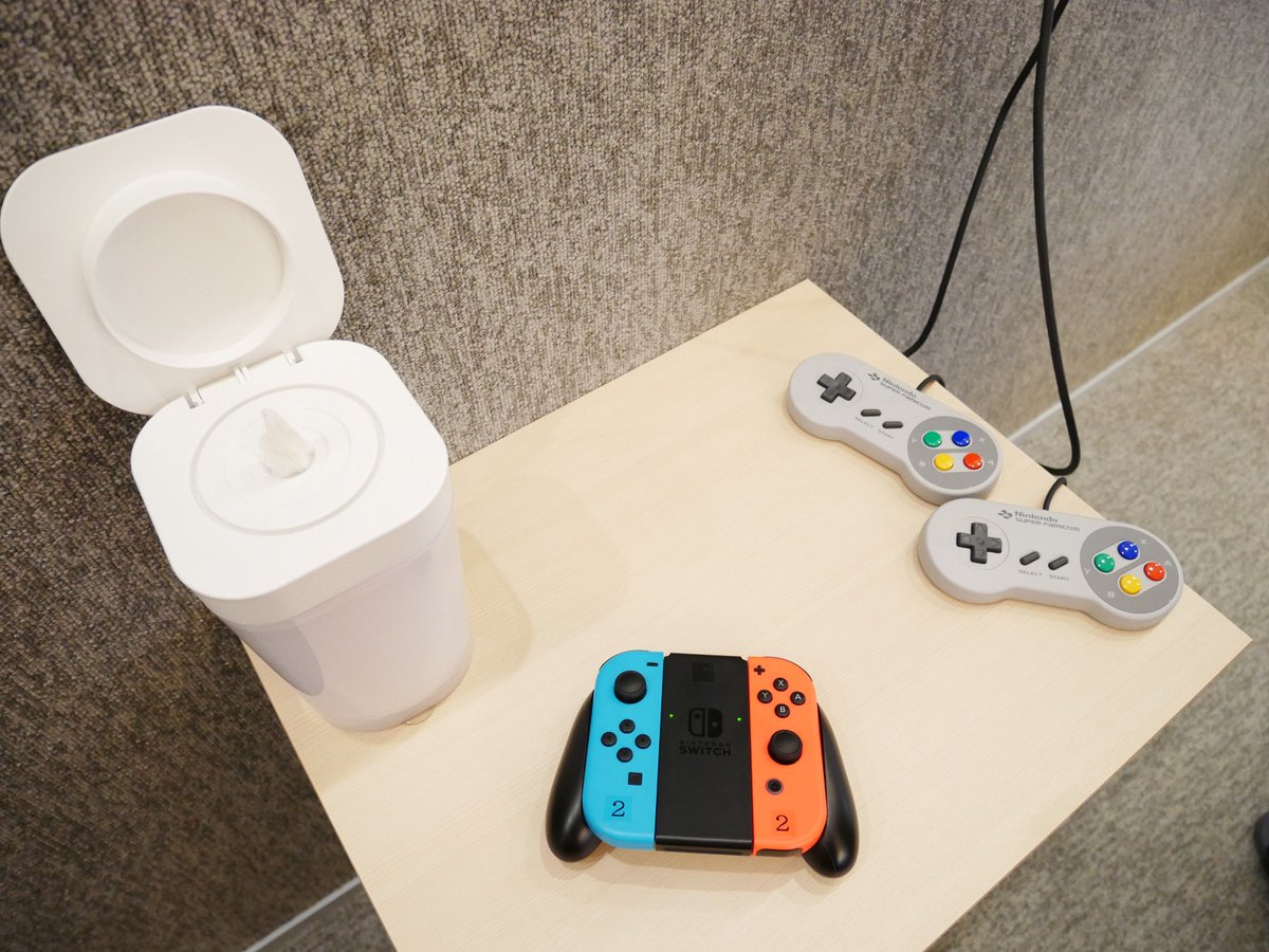 浦和たまこちゃん公式 浦和裏日記 さいたま市の地域ブログの中の人 越谷レイクタウンの猫カフェ モカ にあるゲーム はスーファミやニンテンドースウィッチなど がら空きだったので普通にゲームを楽しめちゃいます なんとスウィッチではマリオカートも