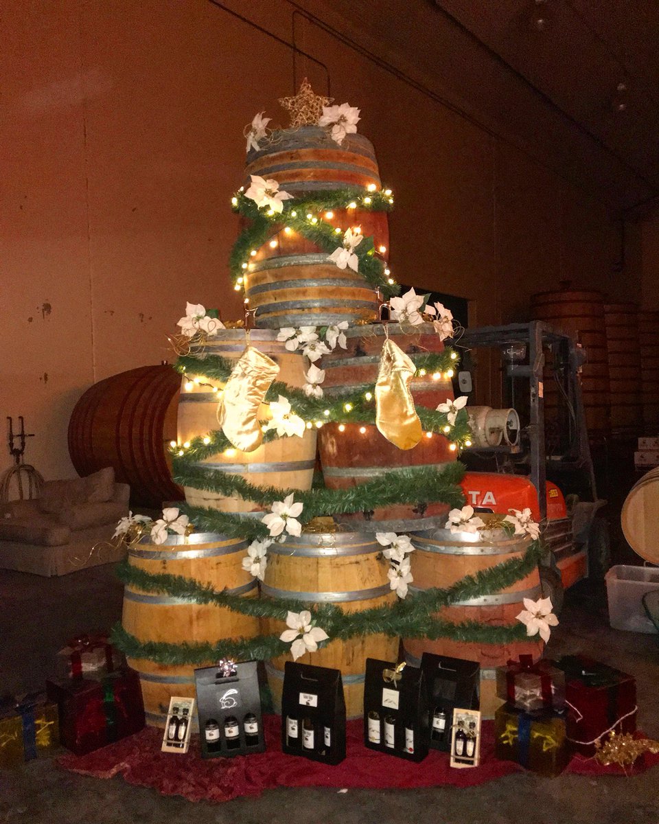 RussellVine1981's tweet photo. Oh barrel tree, oh barrel tree... come check out some holiday specials we have packed for you! #rabbitridge #barreltree #holdiaywine https://t.co/DSHNTv2J64