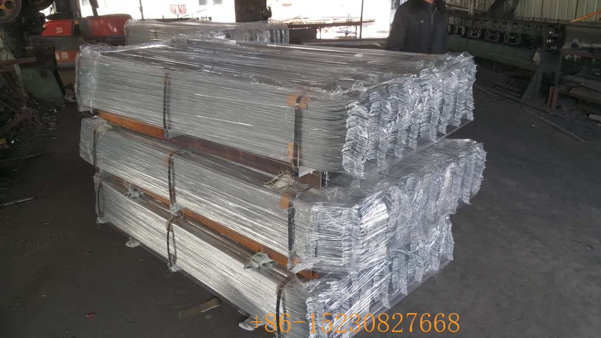 boyanghardware's tweet photo. Galvanised Palisade Fencing  packing
https://t.co/IfNQ5XdCYL https://t.co/8oGr8g6zI2