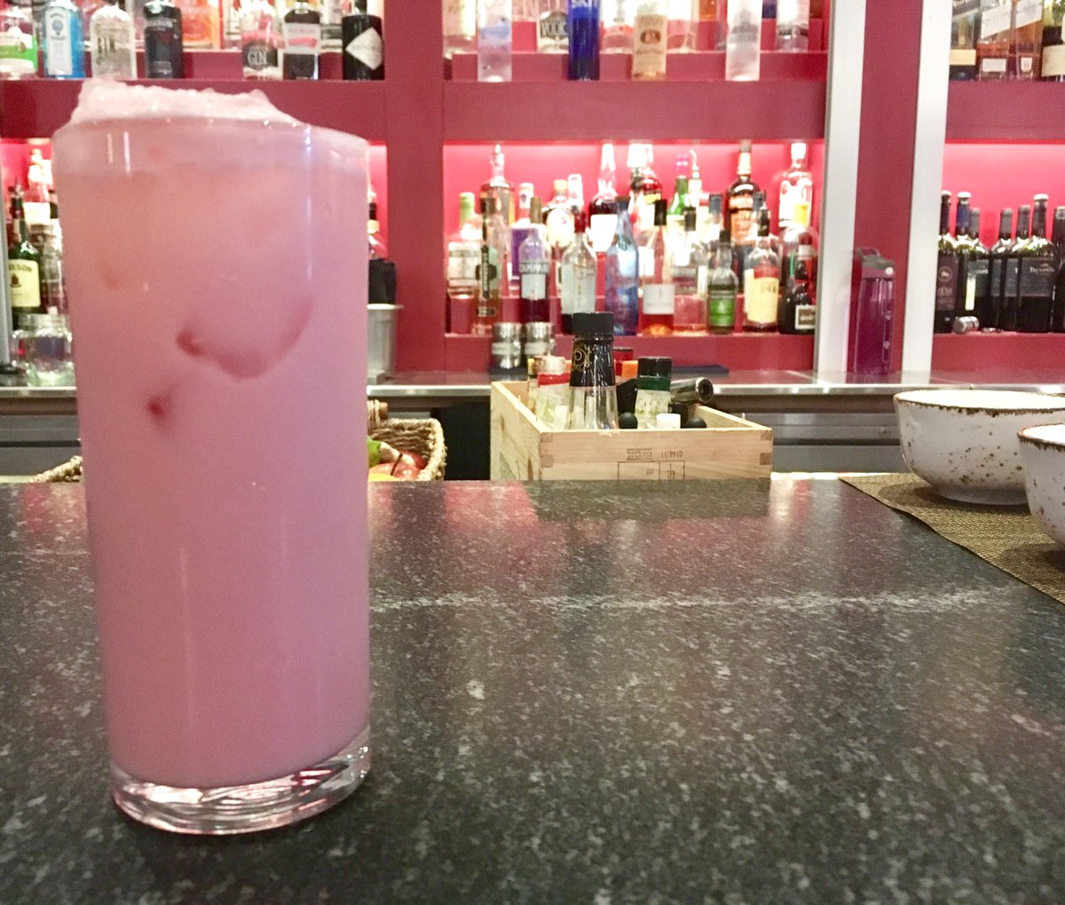NitaLakeLodge's tweet photo. The Cheshire Cat: @oddspirits wallflower gin, odd society crème de cassis, chartreuse, fresh lime, simple syrup, cream, cranberry bitters. Try it this winter at #CureLounge...
#curecocktails #friYAY https://t.co/YwvaVECuqW