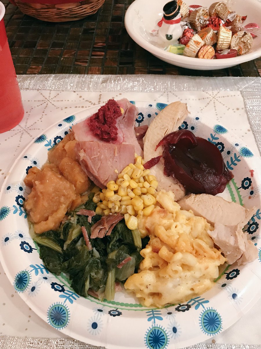 PhilTheFire_'s tweet image. #Thanksgiving2 My Mom is the best cook! Hands Down!! #day1 #Pap2