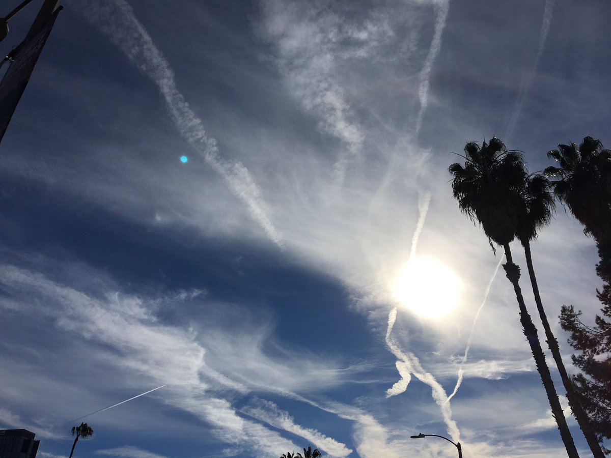 8extremes's tweet photo. #Geoengineering IS Changing SOIL pH HARMING FOOD Crops
FLAVOR Decreases When
Toxic Chemicals are added to Organic or Pesticide FREE Crops WE ALL want the best #FOOD @JerryBrownGov Help US DO That &amp; STOP Spraying FAKE Clouds over #CA #LosAngeles #SRM https://t.co/UN19jyizDa