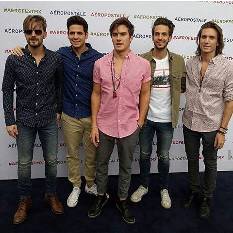 EstiloDF's tweet photo. Estuvimos en el #AeroFest17 y con grandes estrellas como @dvicioficial, @urbandfive y @mariobautista_ te contamos como se vivió >> https://t.co/FhI0cukibh https://t.co/1i01en6HyB
