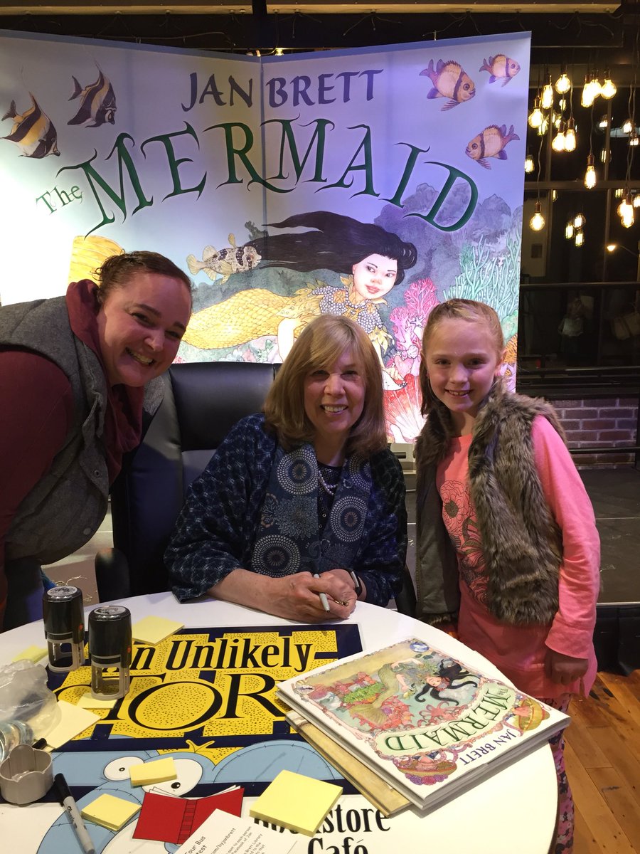 steph_ganim's tweet photo. Wonderful author...amazing person #janbrettfans https://t.co/NG8EZxwVAn