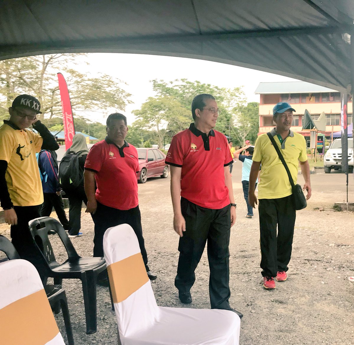 MisiahTaib's tweet photo. YBM @MOWorks @PetraJayaMP setibanya di perasmian Kejohanan Pentaque Terbuka NSix Tupong di SMK Matang Hilir pagi ini #P194 #NSIX https://t.co/X2PySlleLW