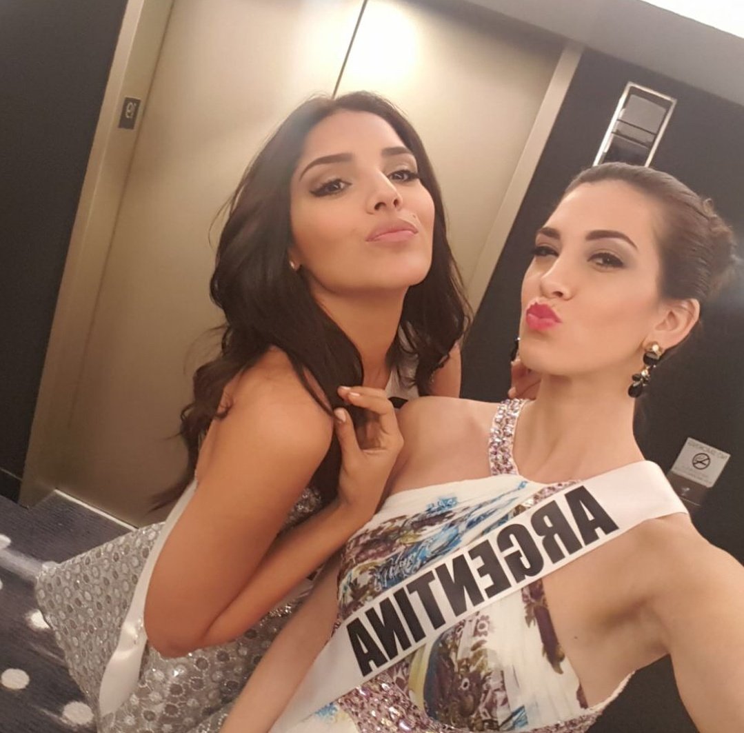 fallonvitiello's tweet photo. Besos 

#MissUniverse #Colombia https://t.co/PayTXxezCQ