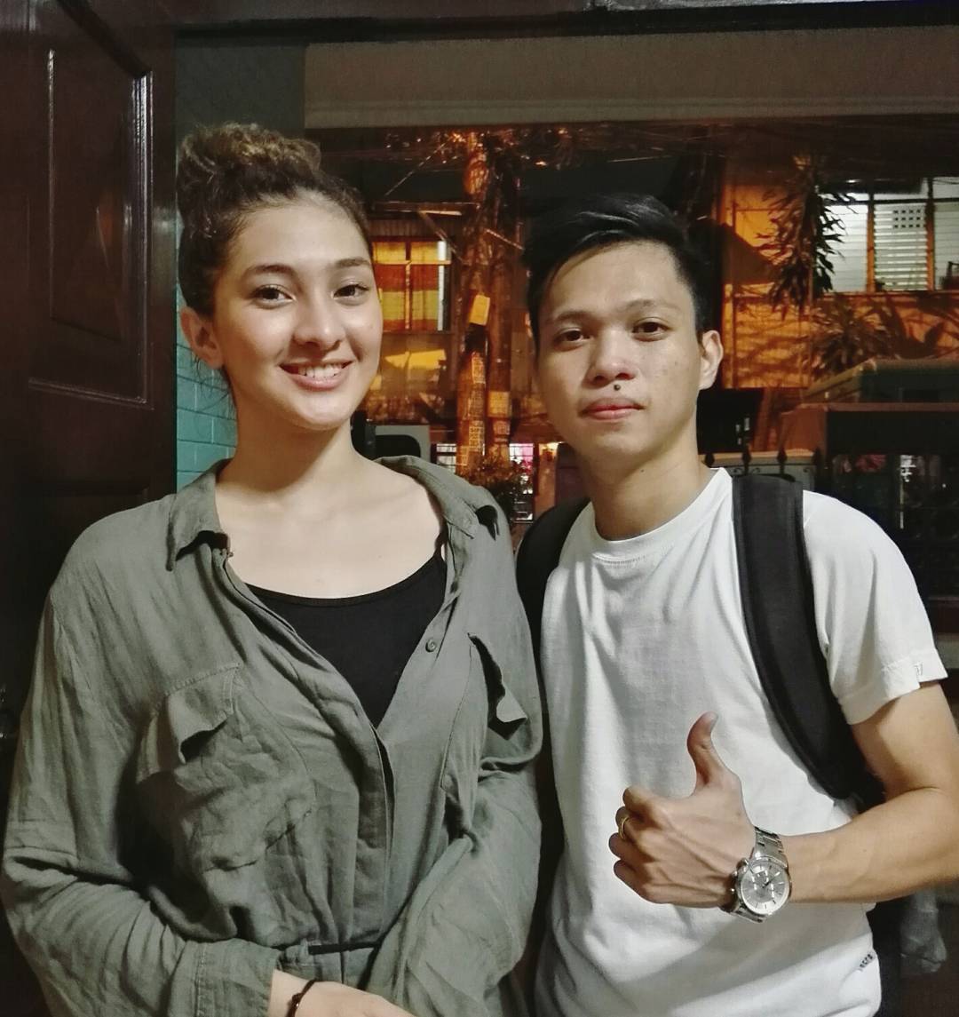 cjamessalvador's tweet photo. Tangkad ni lodi @ameera_jordania 
oh sadyang maliit lang ako haha
#MaynilaTaping https://t.co/u3DJRJYW6V