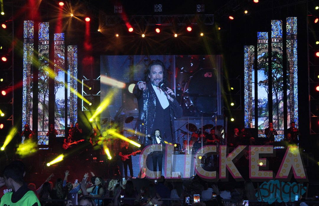 RadarSocial_TV's tweet photo. El cantautor mexicano @MarcoASolis  hizo vibrar a su público en el Club Fernando de la Mora de Asunción, en el marco de su gira “Y La Historia Continúa Tour” #MASPy @RPMparaguay 

Más fotos: https://t.co/QXAfxHjO3x https://t.co/LgsccIz5dO