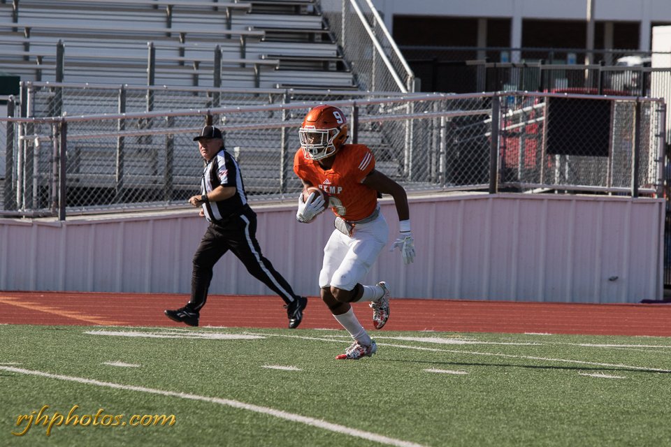 rjh_photos's tweet photo. #9 on the kick off return. https://t.co/vRNuR3y9pb