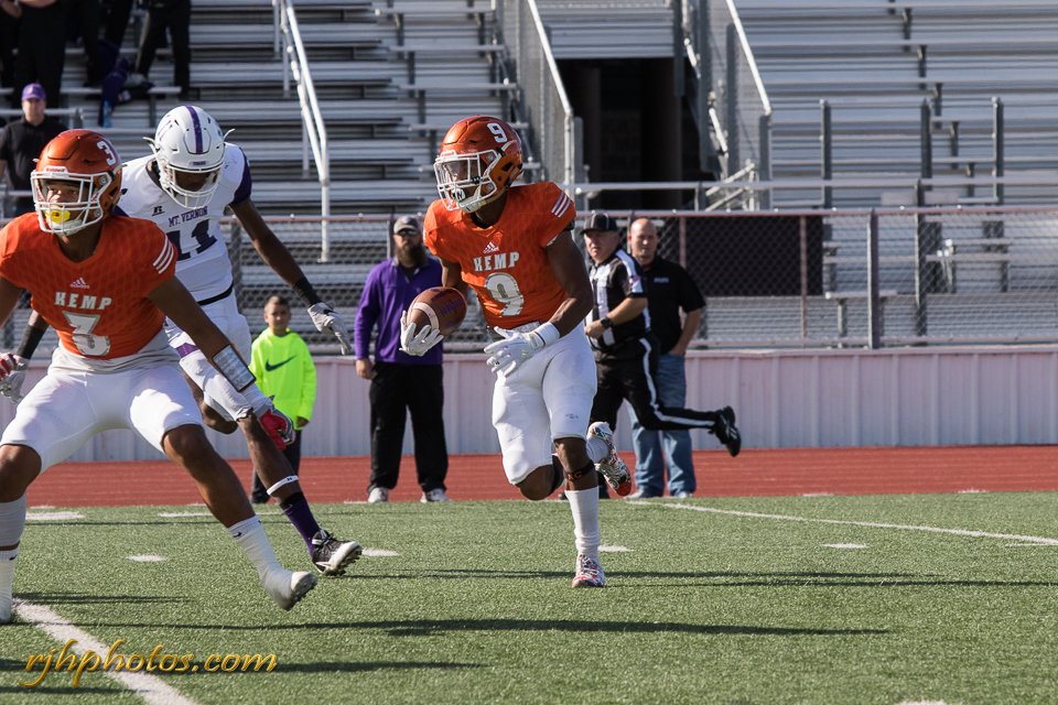 rjh_photos's tweet photo. #9 on the kick off return. https://t.co/vRNuR3y9pb