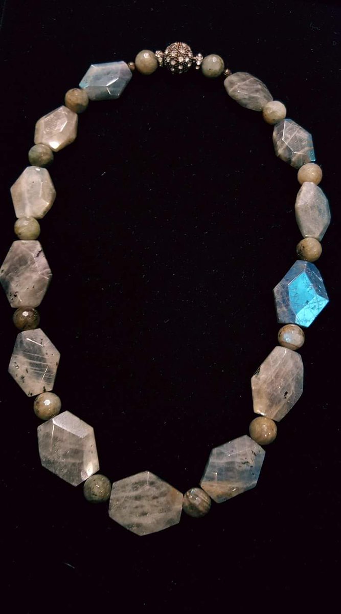clore_rhae's tweet photo. Labradorite - the light from within https://t.co/ZyNRMtvCwM