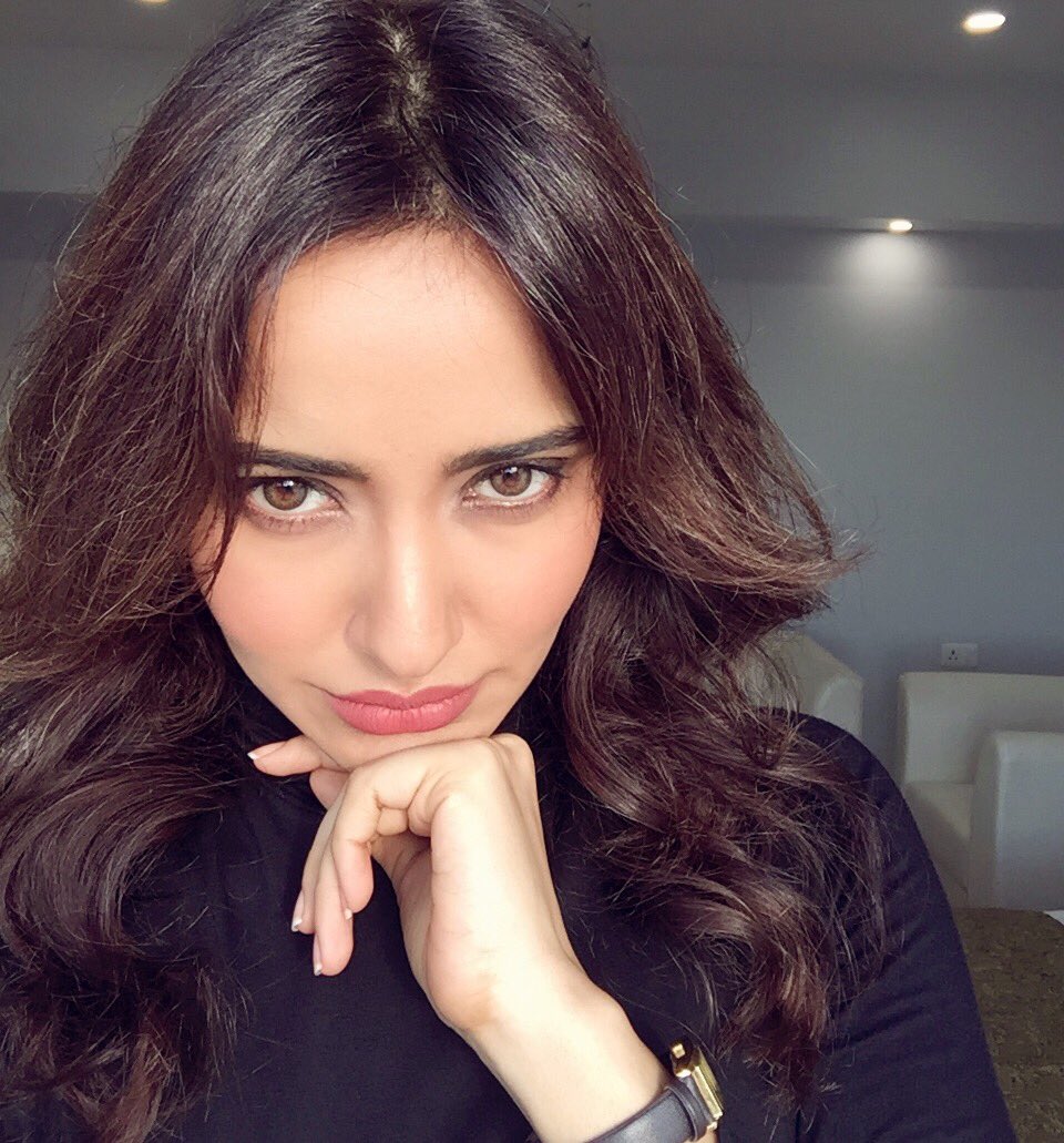 Officialneha's tweet photo. Look into my eyes 
You will see 
What you mean to me ...nostalgia 🎼❤️ https://t.co/dGflIV8lfN