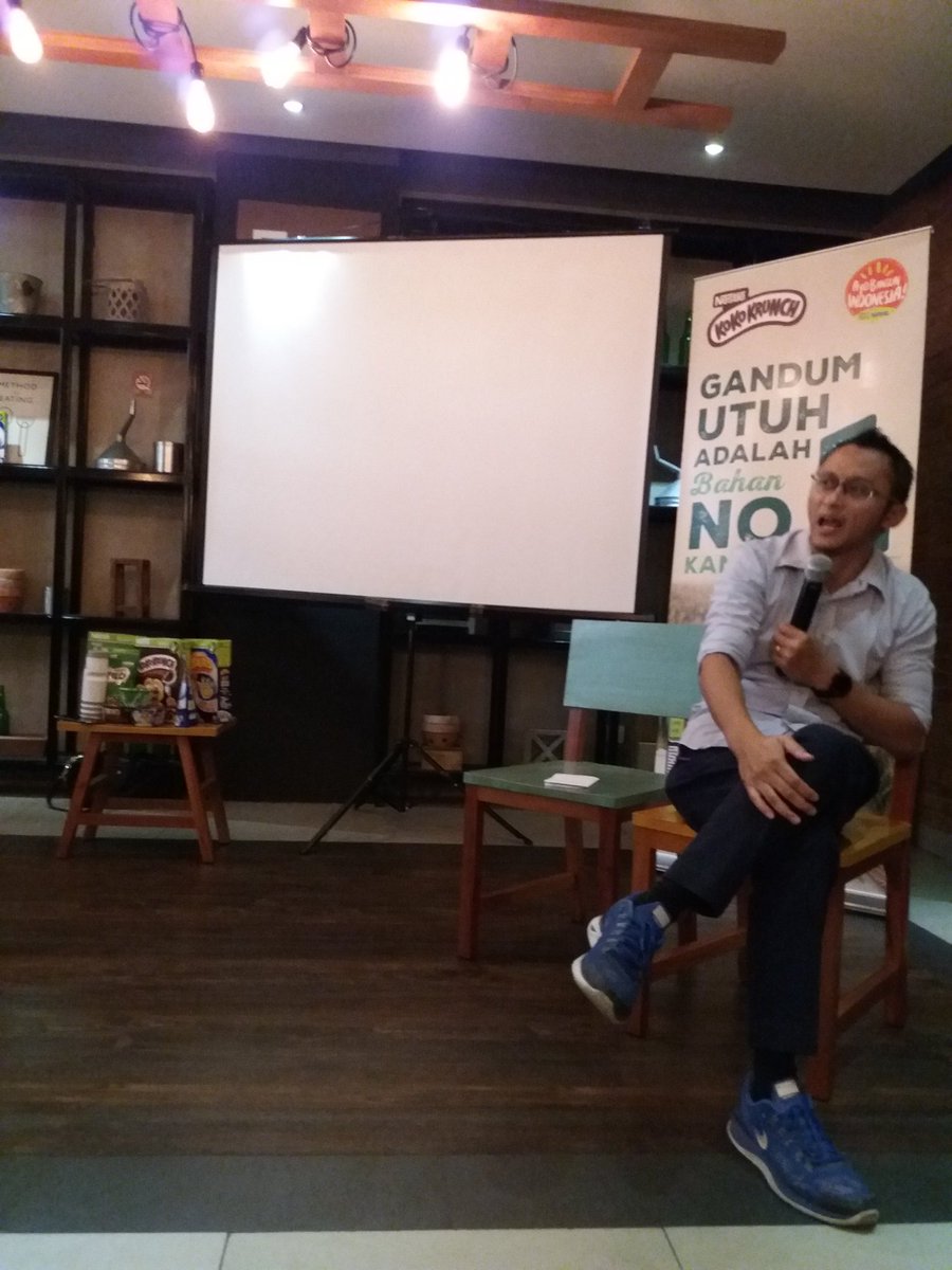 Sanjayaluv's tweet photo. "How to Raise Independent Kid" with @adhityamulya @theurbanmama #TUMNgopiCantik #TUMEvent #BuatSarapanLebihBaik https://t.co/NA3fMmDWtr