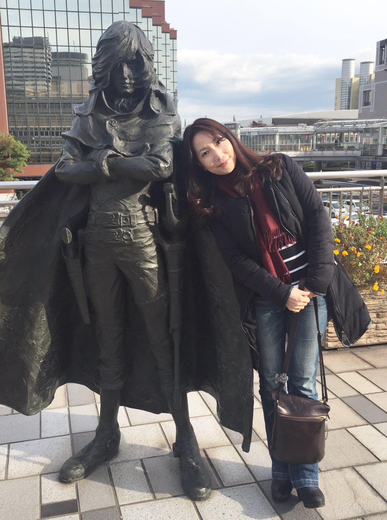 佐久間レイ Twitterissa これは今朝の小倉駅 昨夜は暗くて気づかなかった このお方もいらっしゃいました キャプテンハーロック様 その昔 有紀 螢 役でお世話になりました その時のハーロック様はチーズでした チーズとバタコが ねえ 佐久間レイ Twitterissa これは今朝の小倉駅 昨夜は暗くて気づかなかった このお方もいらっしゃいました キャプテンハーロック様 その昔 有紀 螢 役でお世話になりました その時のハーロック様はチーズでした チーズとバタコが ねえ
