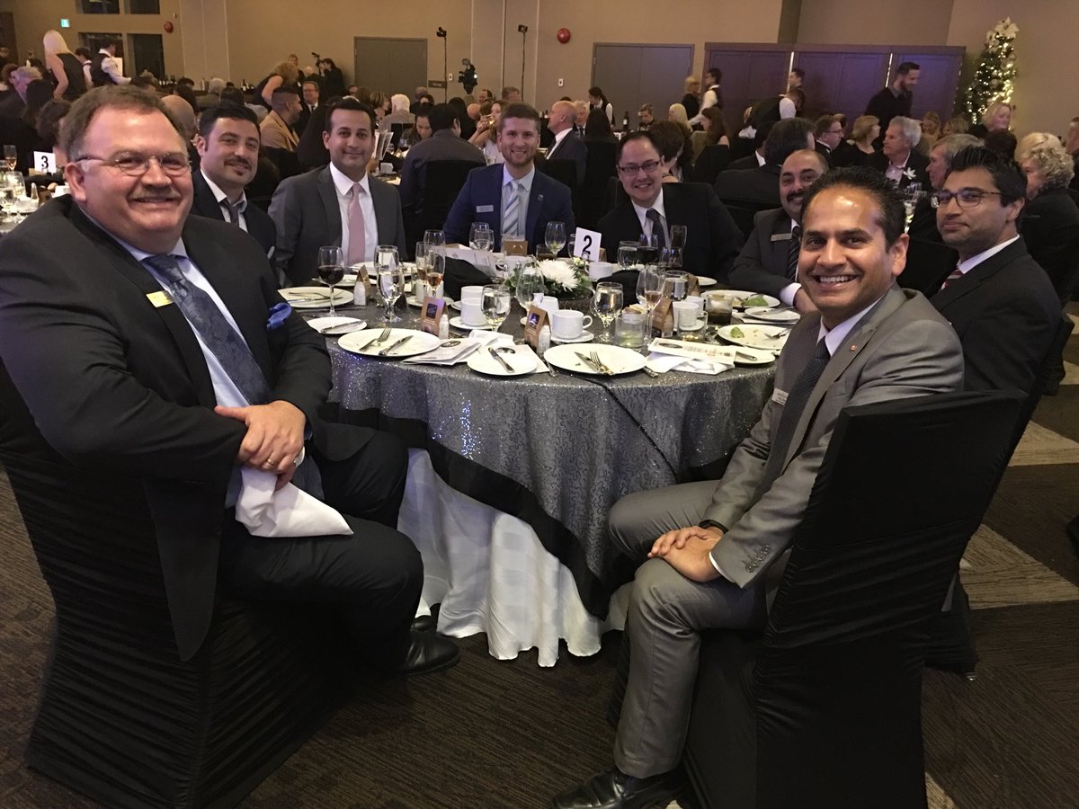 KCMDSena's tweet photo. .@EnvisionFin @bradyjepsen @dave_lanphear proud to represent Envision Financial at the #hatsoff2017 Delta Chamber https://t.co/r7wKmLcYiS