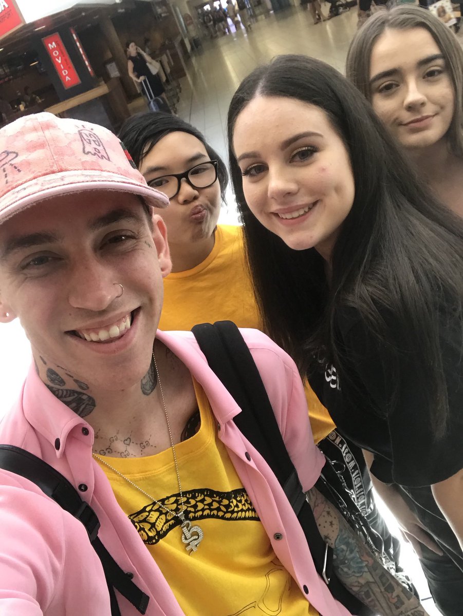 henryytraan's tweet photo. wish u the best @iamblackbear x https://t.co/kvFgw42zeH