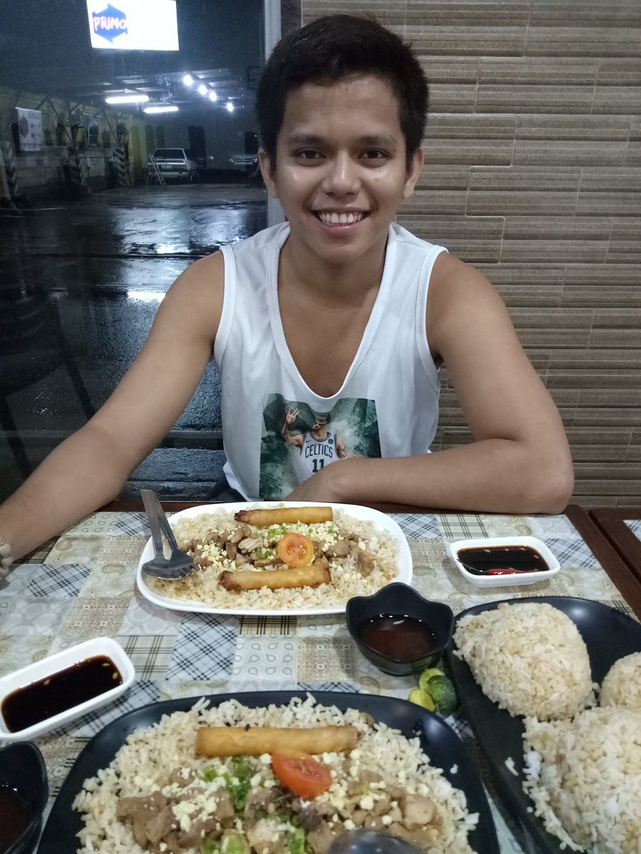 chrscl8's tweet photo. Kasama kang tumaba hahahahaha! 😂😘 https://t.co/vKVk4NUoDa