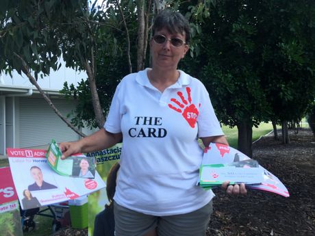 fraser_coast's tweet image. #CashlessCard opponents have protested at #qldvotes polling booths in #HerveyBay: ow.ly/4QkV30gNRuy #fcvotes