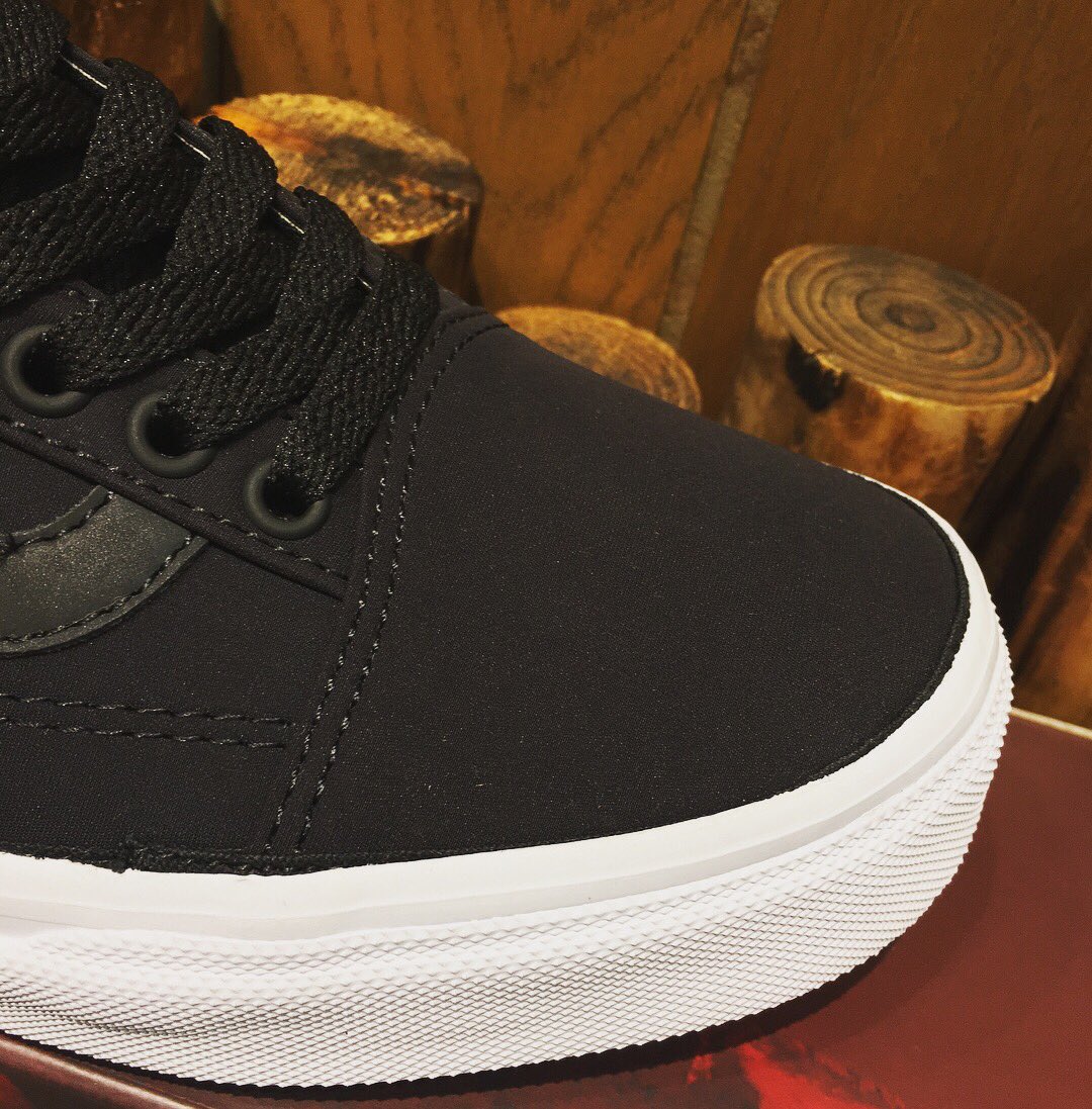 VansJapanStores's tweet photo. Today's Release “RESISTANT PACK”
・Mt.EDITION Black
¥9,000+tax
・OLD SKOOL Black
¥8,000+tax
撥水(Water Resistant)加工をアッパーに施したJAPANテキスタイルモデル🇯🇵
#vans #vansjapan #vansダイバーシティ #vans名古屋パルコ #vansキャナルシティ #oldskool #mountainedition https://t.co/3wxqVYx6SQ