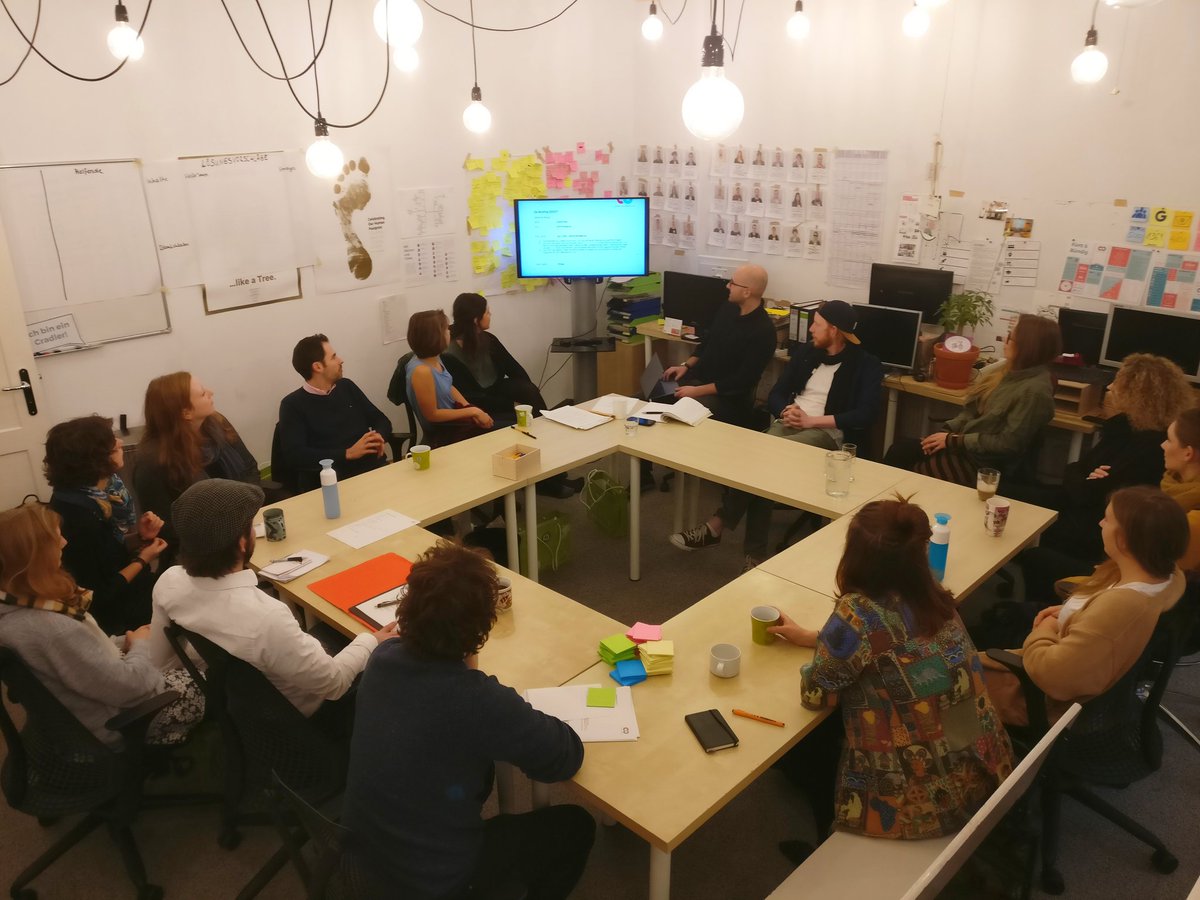 timjanssen_c2c's tweet photo. Heute De-Briefing mit unserer tollen #Projektleitung aus Haupt- und Ehrenamt @C2C_eV des #C2C Congress 2017 #BestesTeam #Zukunft #NachDemCongressIstVorDemCongress #C2CC17 #CradleToCradle https://t.co/abROLSEqs6
