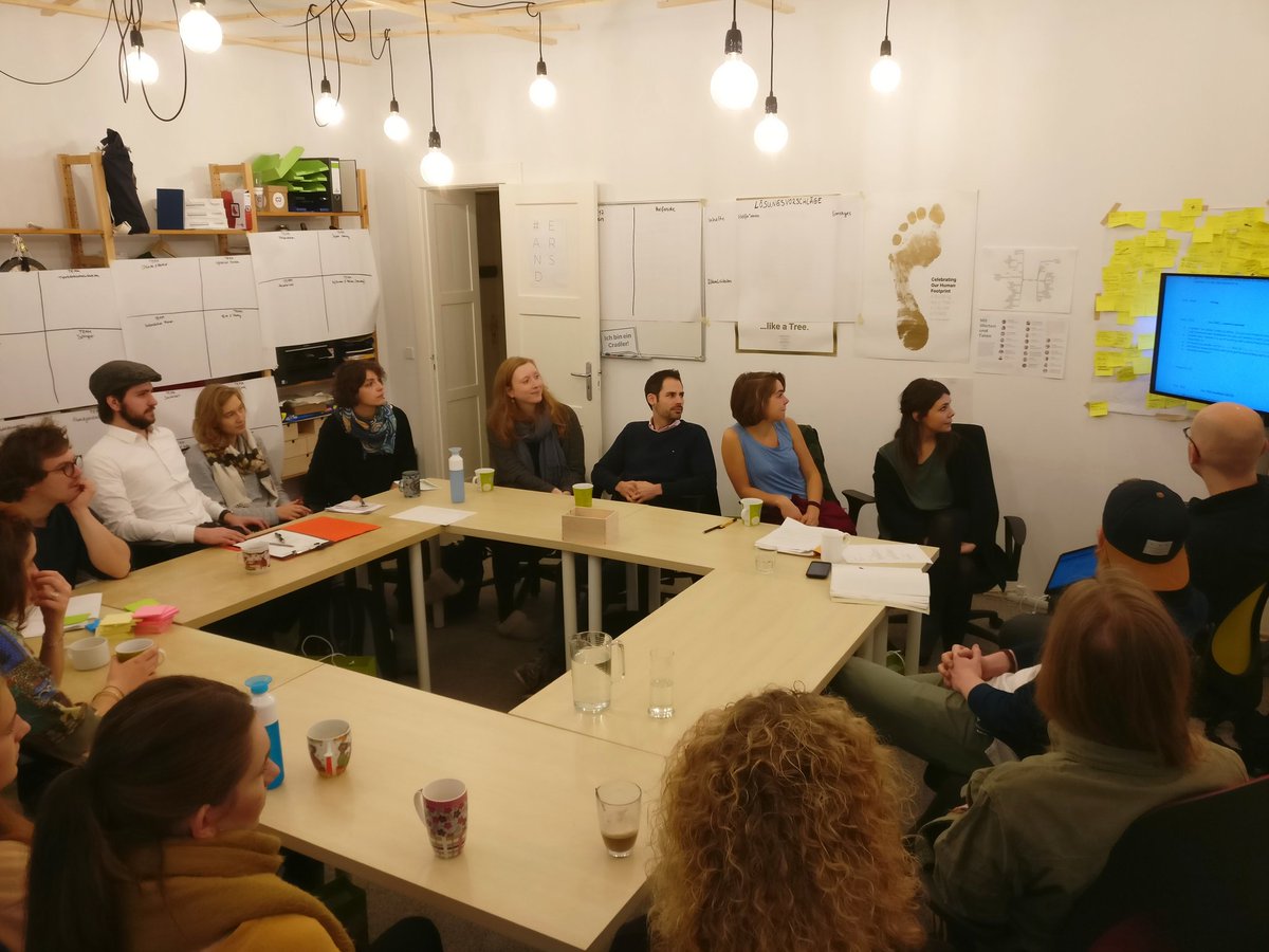 timjanssen_c2c's tweet photo. Heute De-Briefing mit unserer tollen #Projektleitung aus Haupt- und Ehrenamt @C2C_eV des #C2C Congress 2017 #BestesTeam #Zukunft #NachDemCongressIstVorDemCongress #C2CC17 #CradleToCradle https://t.co/abROLSEqs6