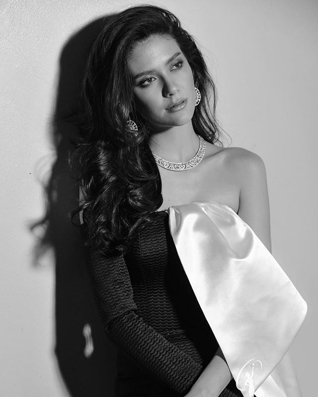 with227's tweet photo. สวยสะกด สวยสยบทุกการเคลื่อนไหว สวยจนเกือบลืมหายใจ //สูดลมเข้าปอด
#MissUniverse #THAILAND https://t.co/SPo9Cyo6sY