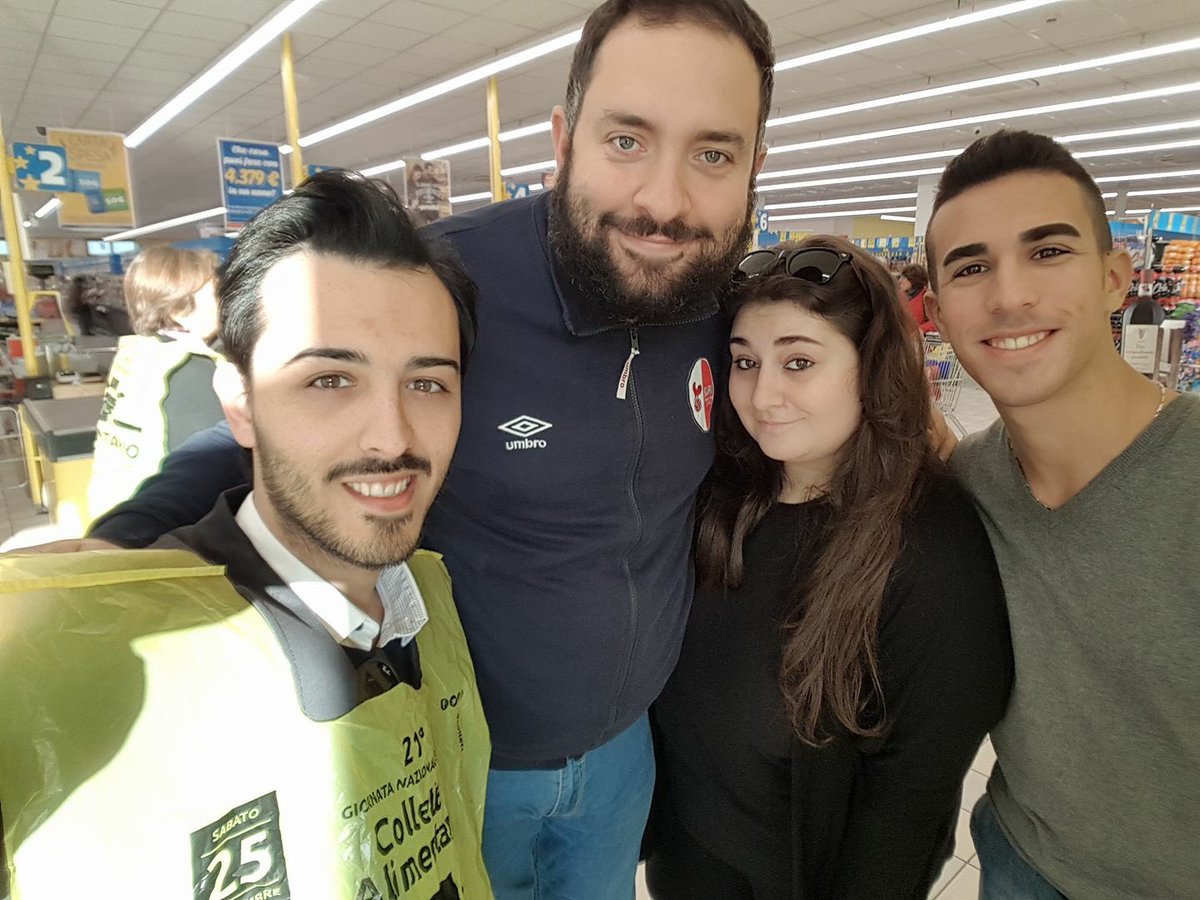 fi_giovani's tweet photo. Al via il #WeekEndAzzurro qui #Paola(Cs) #AlbanoLaziale #Bari! E a un mese dal #Natale riparte la nostra #CampagnaUnPresepeInOgniScuola a difesa delle nostre #Radici! @AngieCalabria @forza_italia @GruppoFICamera https://t.co/URFxJIrvON