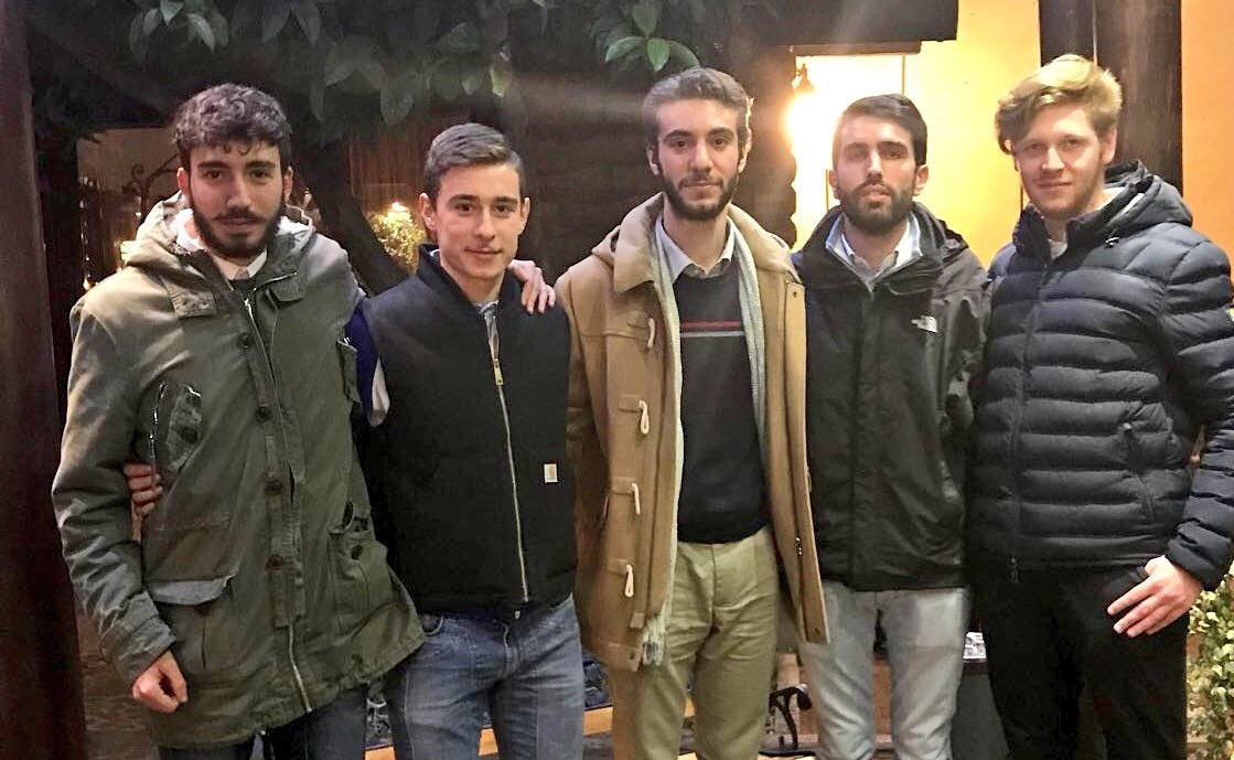 fi_giovani's tweet photo. Al via il #WeekEndAzzurro qui #Paola(Cs) #AlbanoLaziale #Bari! E a un mese dal #Natale riparte la nostra #CampagnaUnPresepeInOgniScuola a difesa delle nostre #Radici! @AngieCalabria @forza_italia @GruppoFICamera https://t.co/URFxJIrvON