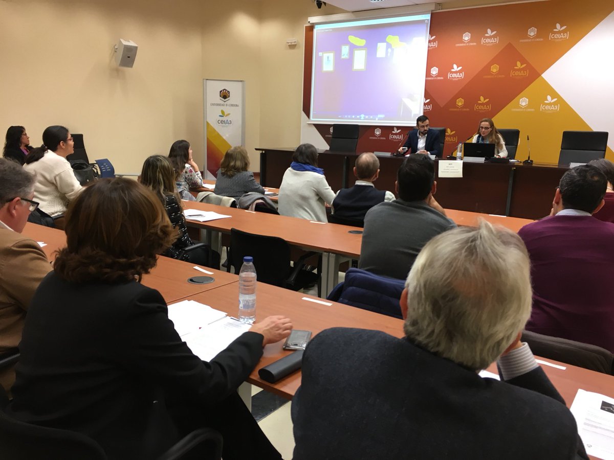FDescubre's tweet photo. La sesión de comunicaciones libres comienza en el III Foro Iberoamericano de Divulgación y Cultura Científica #ForoCiencia #CCSC2017 https://t.co/h94bUcciio