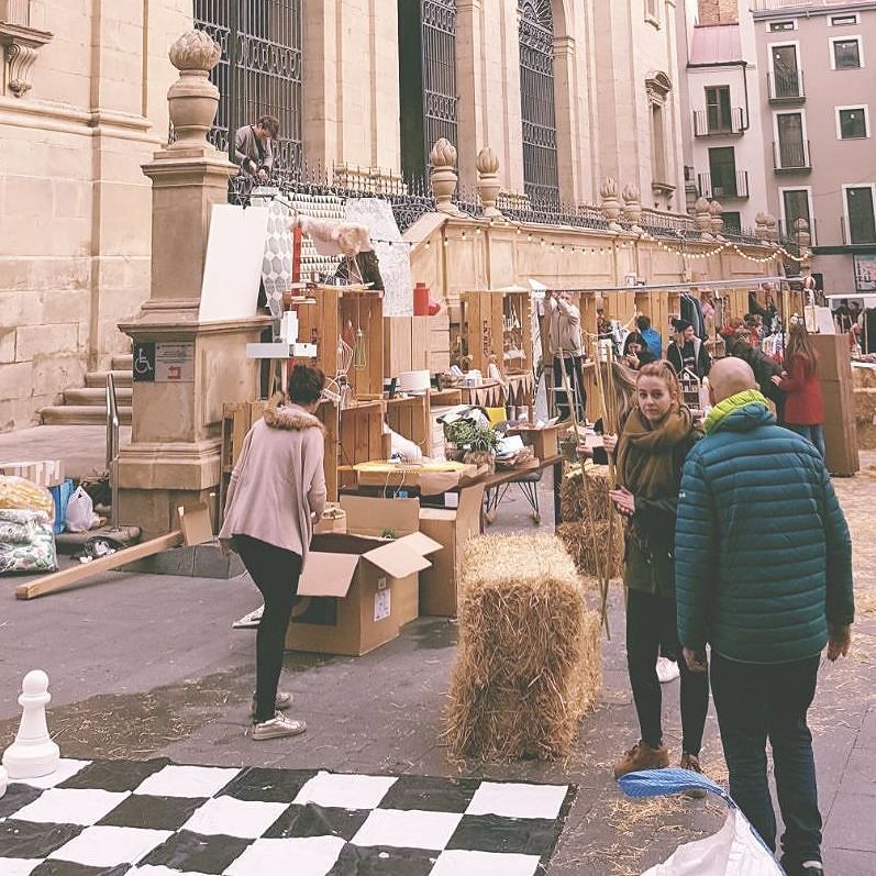 slowshoplleida's tweet photo. Ja estem a punt de compençar l' #slowshopmarket !! #slowshoplleida #socslow #lleoda #streetmarket https://t.co/jTimbVKwEE https://t.co/nFbZMJ4W0G
