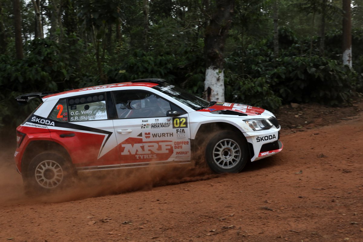 MotorsportSkoda's tweet photo. #aprc2017 #CoffeeDayIndiaRally @skodafabiar5 @OCVeiby flying on SS 8 and 9 setting two fastest times moves up to third position @racetorque https://t.co/B0UeCC6VYa