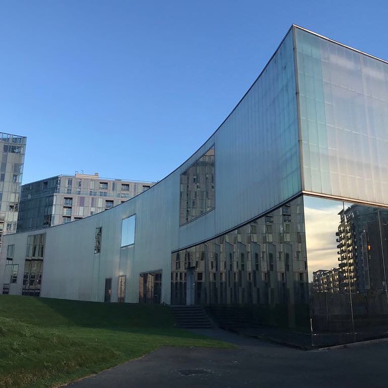 onedanceuk's tweet photo. #ODUKConfSeason is here! We welcome all our Saturday delegates to the stunning #LabanBuilding in Deptford! #onedanceuk #saturdaysunshine https://t.co/5u56VI9qNm https://t.co/fHMjNj9XRI