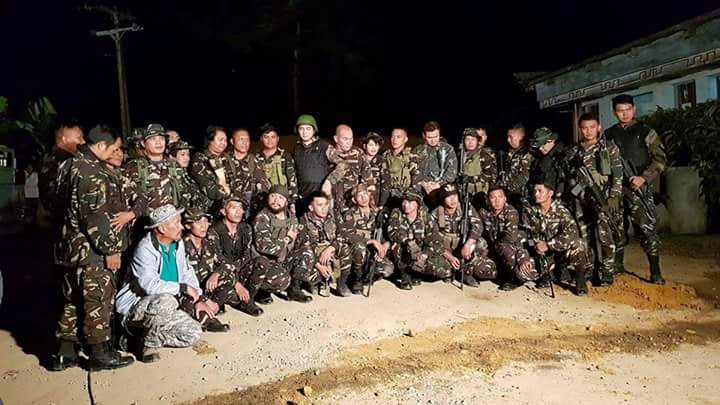 R_FAULKERSoN's tweet photo. Mga kababayan natin na sundalo...nagbubuwis ng buhay para sa bansa. #MPKAldenMarawi https://t.co/sMQkE10BZK