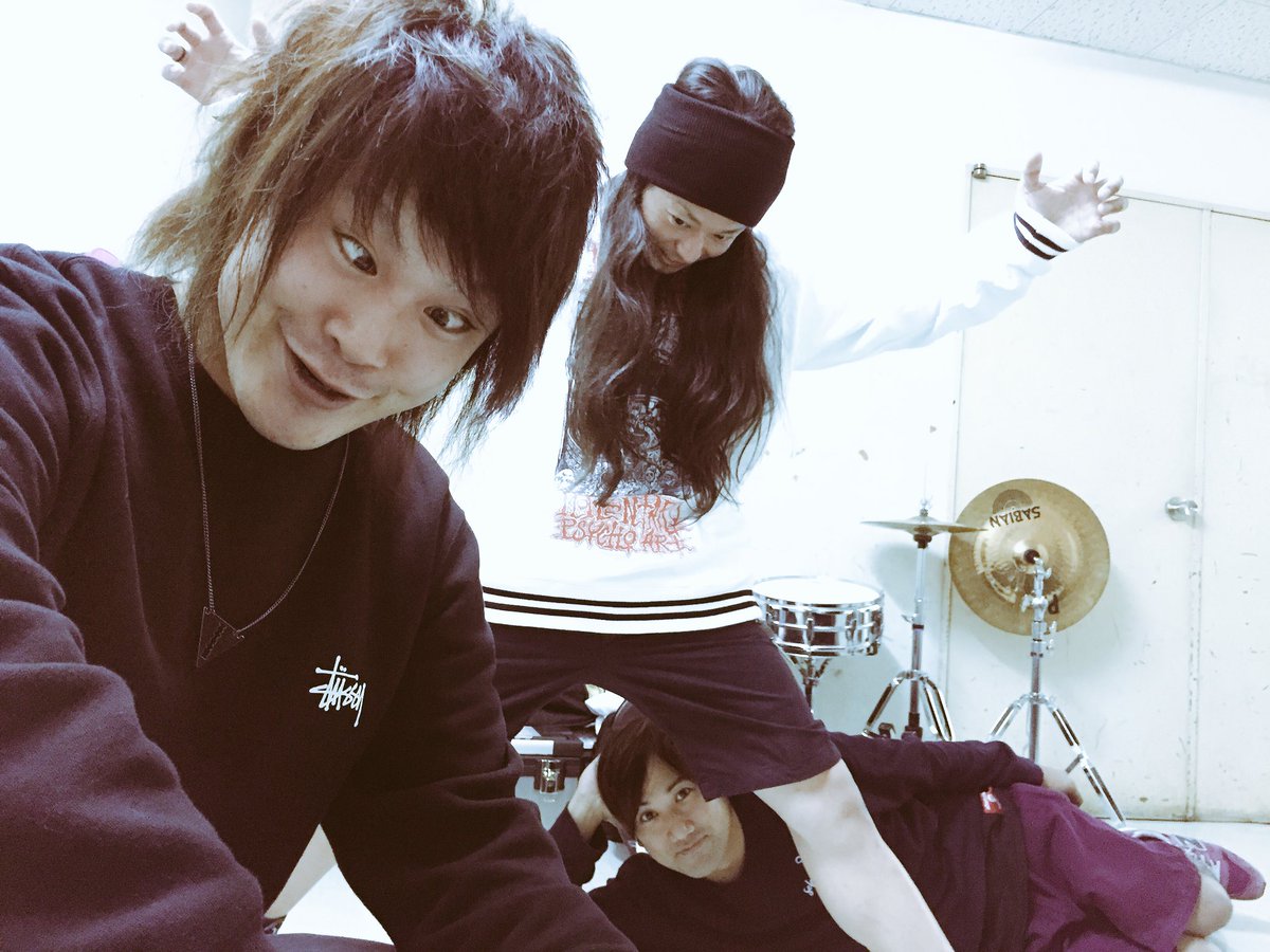 crossjpn's tweet photo. ONE’S TRUTH＠横浜F.A.D
間も無く出演ー！
#crossW横浜 https://t.co/VeQq9aIaVc