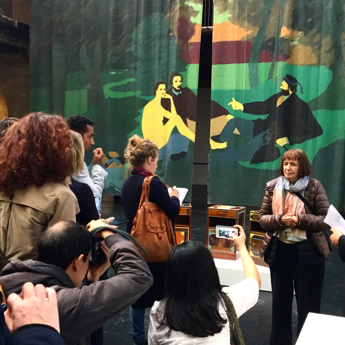 CAPCmusee's tweet photo. Ce #samedi au @CAPCmusee 👉🏽 nos deux nouvelles expositions #BeatrizGonzalez et #JumanaManna et aussi #4543milliards #collectionCAPC 👍🏽 mais aussi 🤸🏽‍♂️visite #abonnésCAPC avec #MariaInesRodriguez et visite des expositions avec l’équipe #Capc https://t.co/KVZRUkZczU 💥 https://t.co/6zjCAsMyNV
