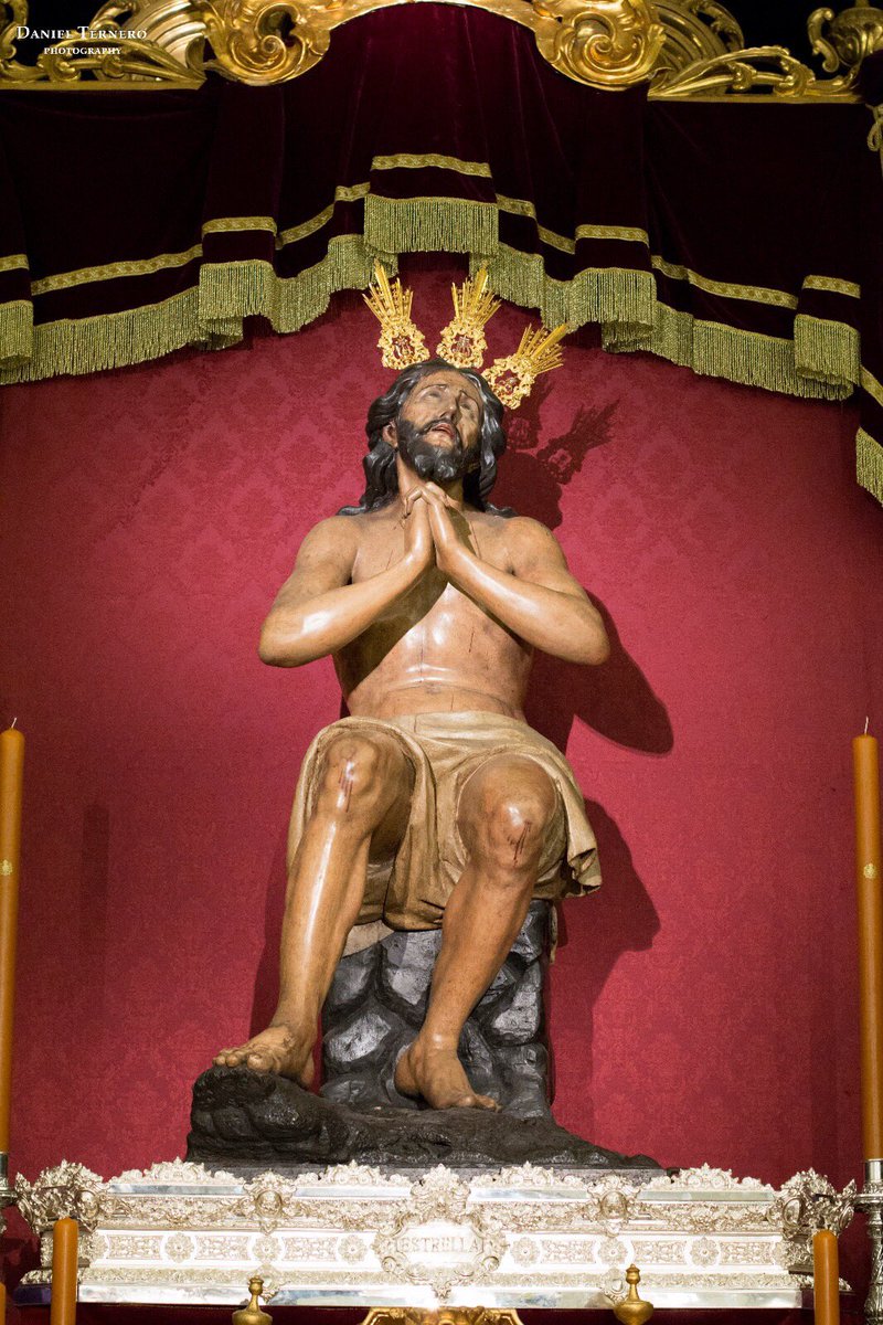 hdadlaestrella's tweet photo. Nuestro Padre Jesús de las Penas preside el altar para celebrar, mañana a las 11:30 horas, la Función por la Solemnidad de Cristo, Rey del Universo
📷 @daniternero6 https://t.co/yZGZw3fy7c