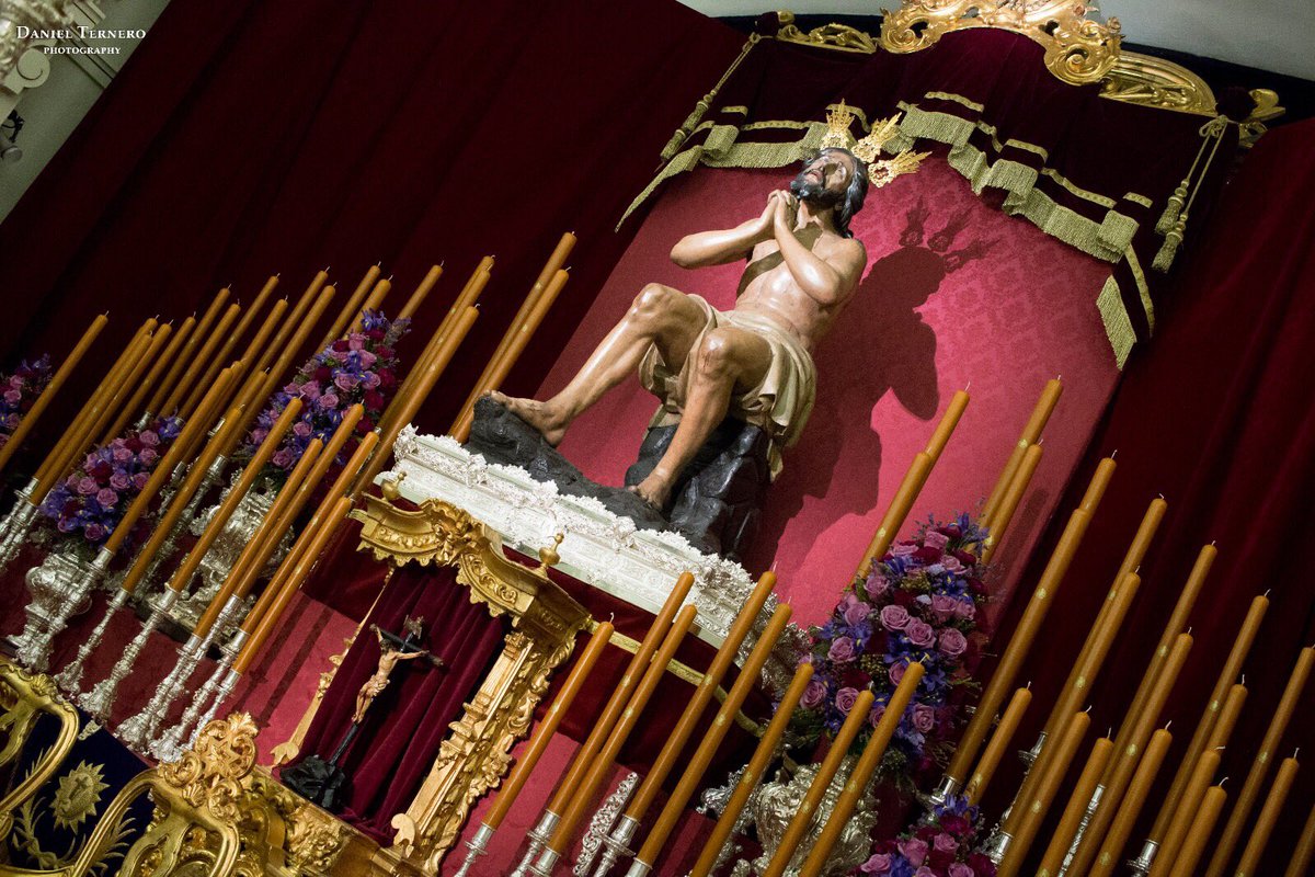 hdadlaestrella's tweet photo. Nuestro Padre Jesús de las Penas preside el altar para celebrar, mañana a las 11:30 horas, la Función por la Solemnidad de Cristo, Rey del Universo
📷 @daniternero6 https://t.co/yZGZw3fy7c
