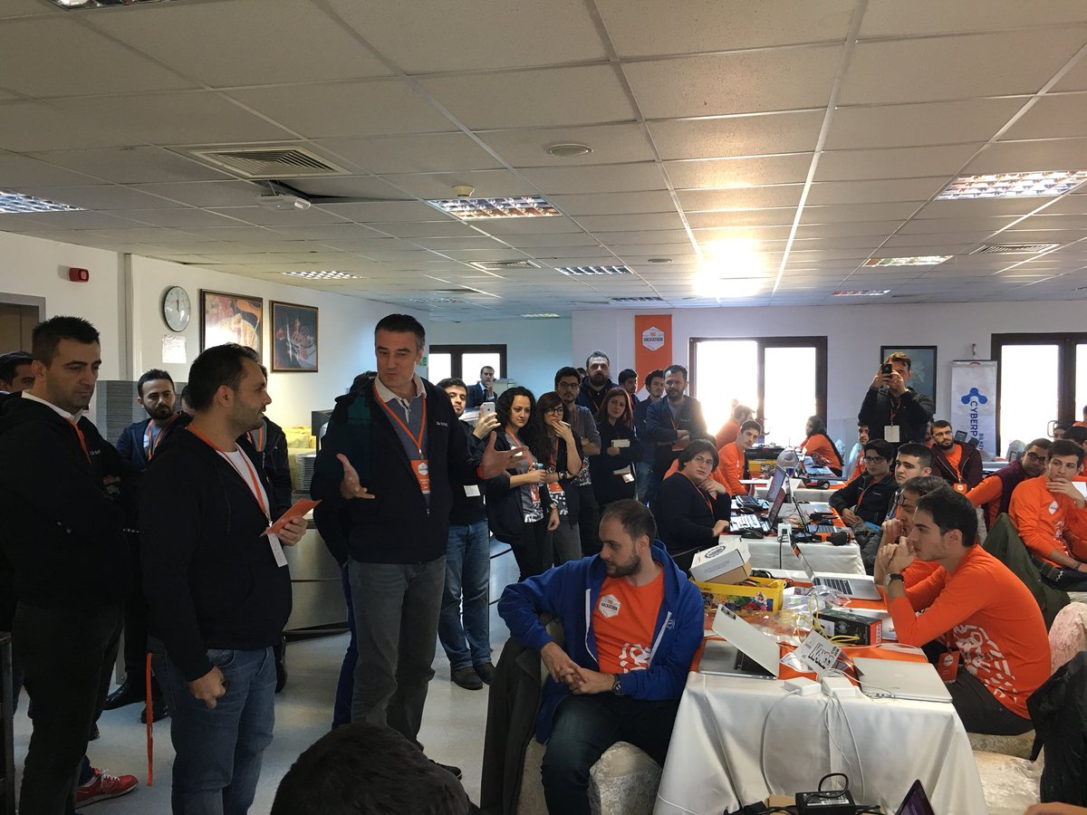 omerf_ozturk's tweet photo. ING Hackathon2017 @surprisebaha konuşmasıyla resmi olarak başladıı🛎 #INGHackathon2017 #inghackathon @inghackathontr #ingbank https://t.co/r97KkorPQK