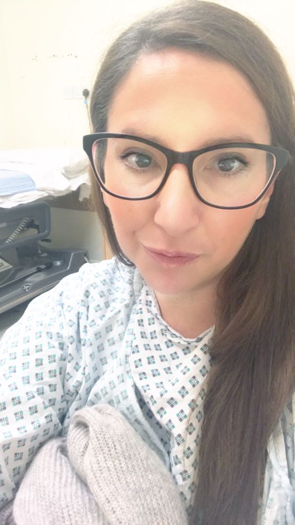 Pinotnoirgirl's tweet photo. So, sent this selfie to my hubby yesterday while in hospital. His response? “Have you had surgery on your face too?” #socaring #toomuchfilter https://t.co/2ufmSB6cLO