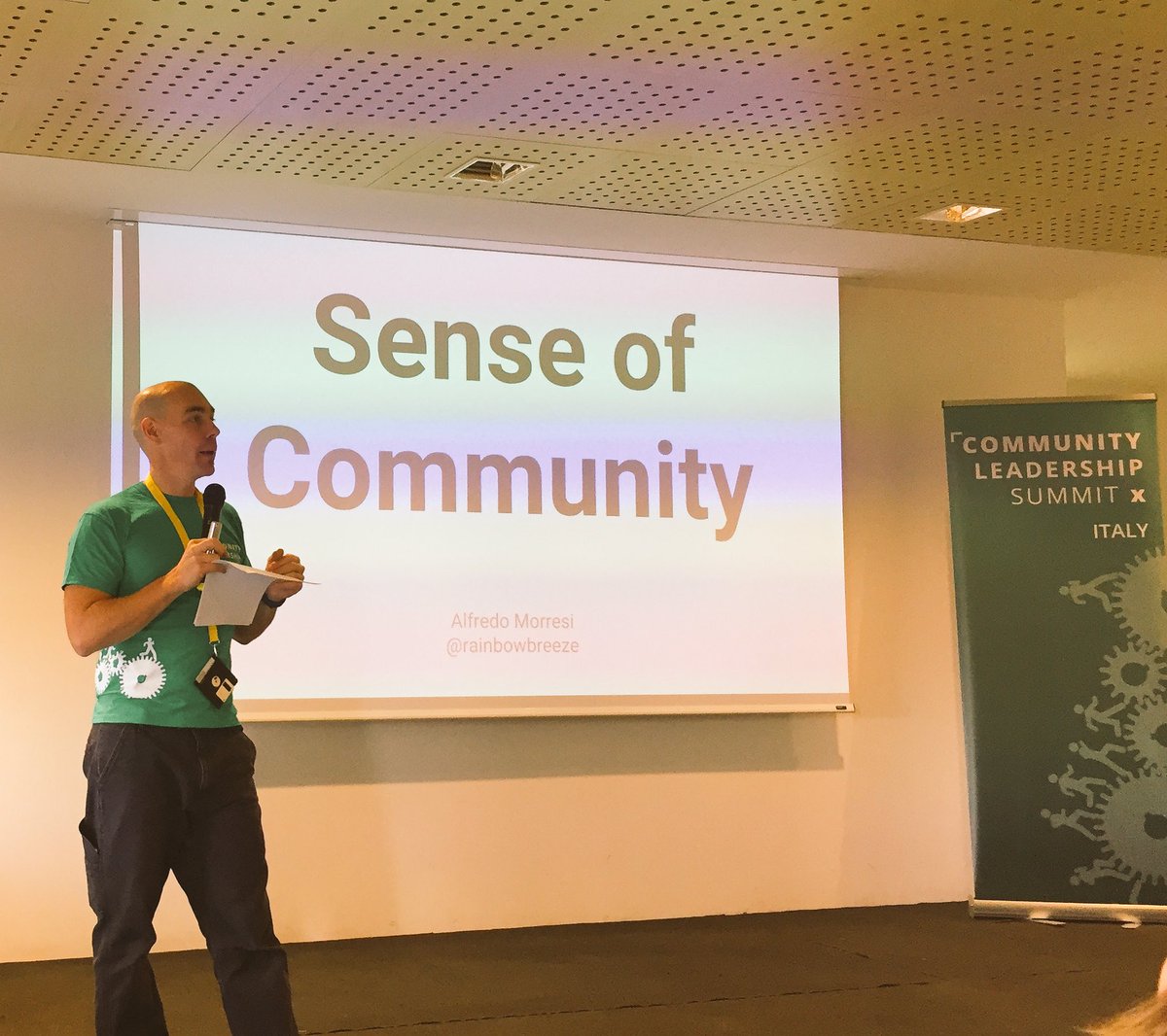 Dopo esserci tutti presentati, inizia il primo talk #CLSXItaly a <a href="/EnLabs/">eNLabs</a>