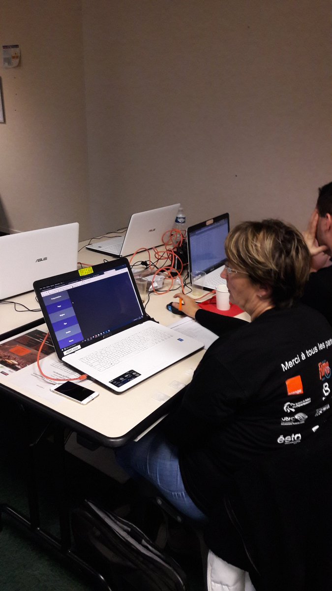 AccessCodeOFP's tweet photo. #hackathonFIMU On commence à voir les projets se dessiner nos apprenants et anciens sont sur la bonne voie pour livrer de beaux projets ce soir à 17h00 https://t.co/puvL2qDdZA