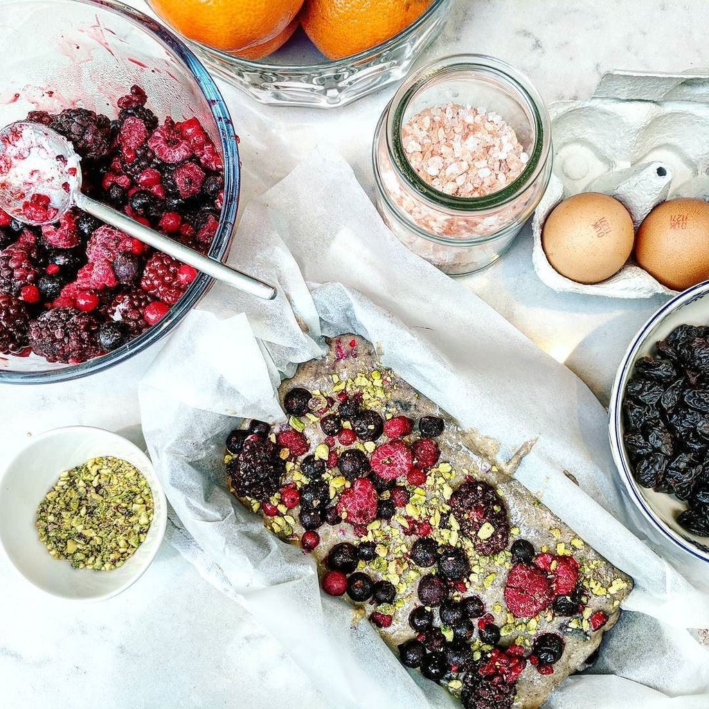 adria_wu's tweet photo. Trying to deny my #25week cravings but definitely decided to give into them instead 🤭🤰. Here's my BREAKFAST buckwheat berry loaf that can be made in minutes and sure to be consumed even faster.... 🏃‍♀️🔥🍰
.
.
.
.
.
 #saturdayfun #saturdaymorning #… https://t.co/7JtrapcYVT https://t.co/XaRoVARhhe