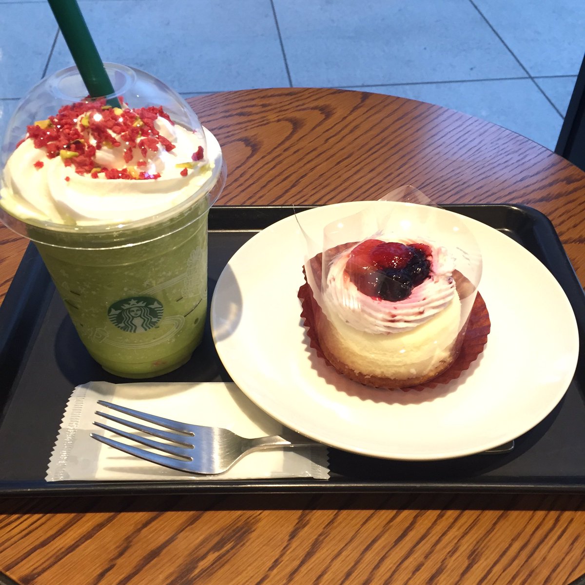 庵 ゆっくり更新 黙食 イオンモール旭川駅前のスタバで新作のキャンディーピスタチオフラペチーノとミックスベリー クッキー チーズケーキを 次回はラズベリークッキー抜きでカスタムしてみようと思います Starbucks Starbuckscoffee スタバ 庵 ゆっくり更新 黙食 イオンモール旭川駅前のスタバで新作のキャンディーピスタチオフラペチーノとミックスベリー クッキー チーズケーキを 次回はラズベリークッキー抜きでカスタムしてみようと思います Starbucks Starbuckscoffee スタバ