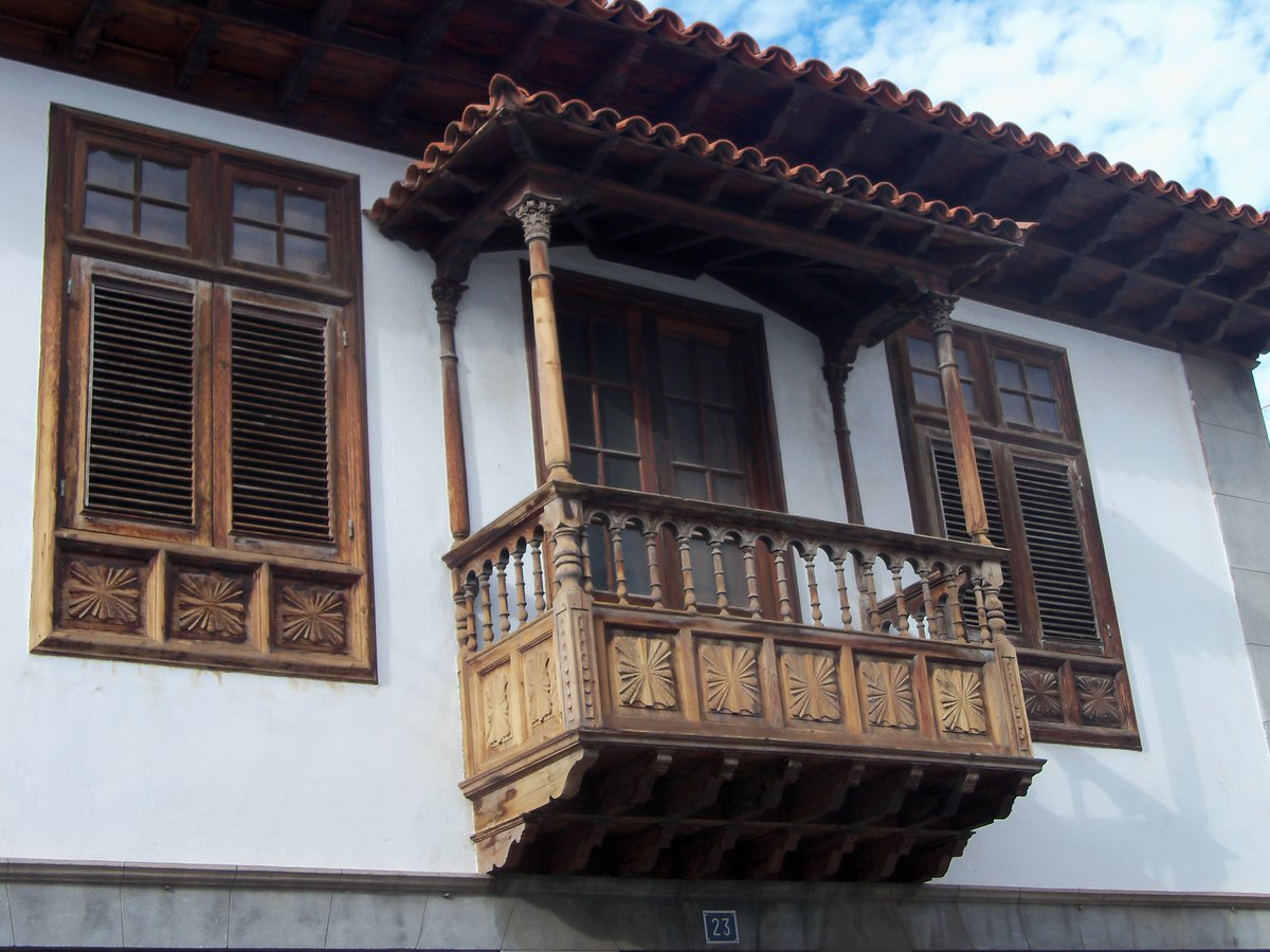 TurismoLosSilos's tweet photo. #Balcones #Balconies #LesBalcons #DieBalkone #LosSilos #Tenerife #HappySaturday #IslasCanarias 👀☁️ https://t.co/HycVtkgYQI
