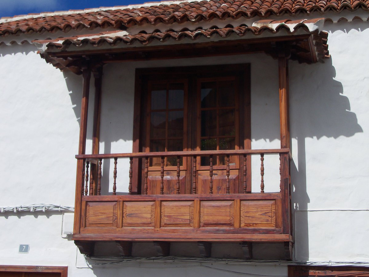TurismoLosSilos's tweet photo. #Balcones #Balconies #LesBalcons #DieBalkone #LosSilos #Tenerife #HappySaturday #IslasCanarias 👀☁️ https://t.co/HycVtkgYQI