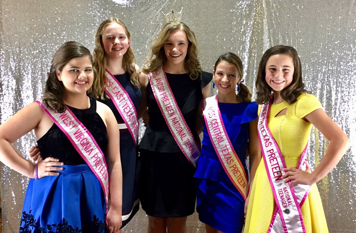 antso_ptqueen's tweet photo. Me with a few of the Preteen contestants after their Judges' Interview. Success! @officialANTSO @FieldsRylea https://t.co/nffiv7RBXV