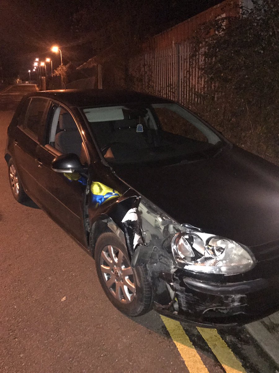 Dad starts a pursuit, bad man eventually decamps under the watchful eye of @NPASBenson I start tracking male loops backs on himself and runs directly at me. Challenge goes in and for some reason the bad man turned into a jelly like substance on the floor #nicked